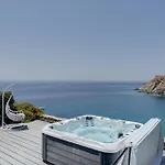 فيلة Blueros Luxury *