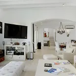فيلة Blueros Luxury *