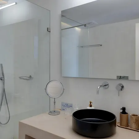 Blueros Luxury Villa *