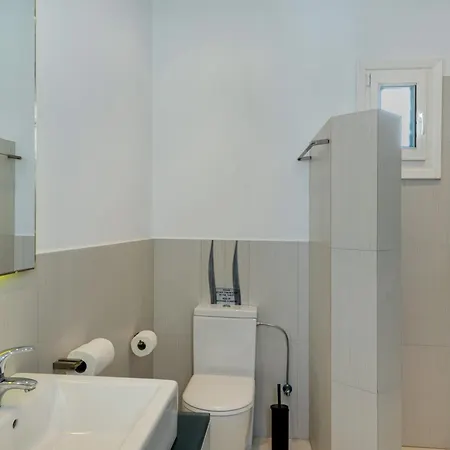 Blueros Luxury Villa *