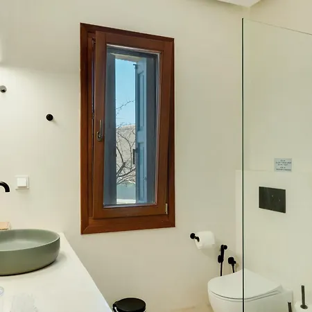 Blueros Luxury Villa