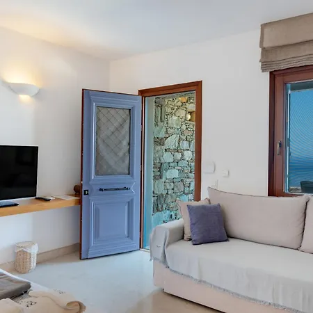 Blueros Luxury Villa *